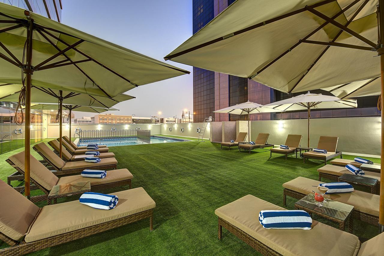 로얄 컨티넨탈 호텔 - 두바이 에어포트 외부 사진